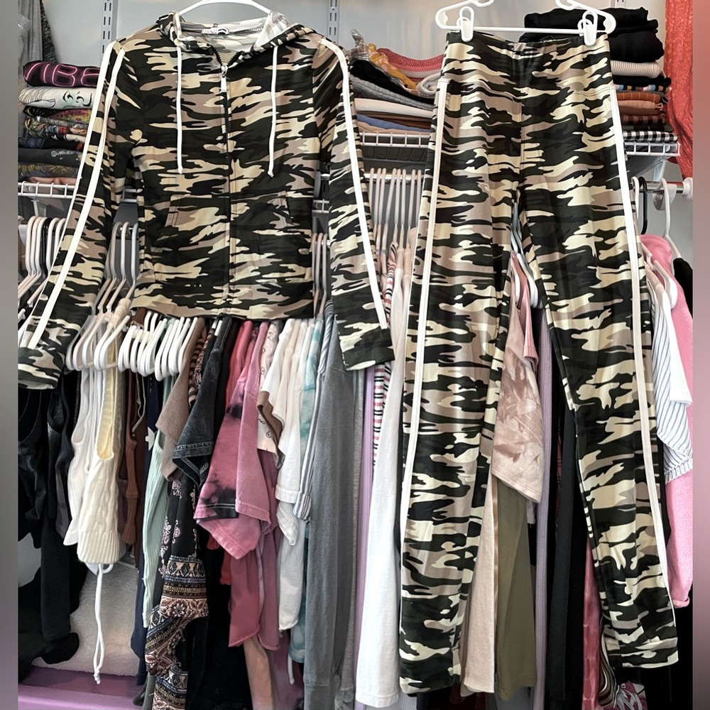 Fashion Nova Cameo Set